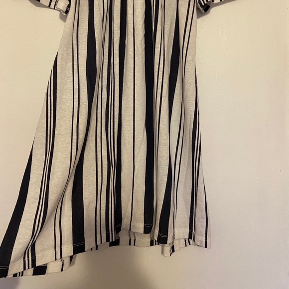 Forever21 off the shoulder dress - Picture 5 of 5